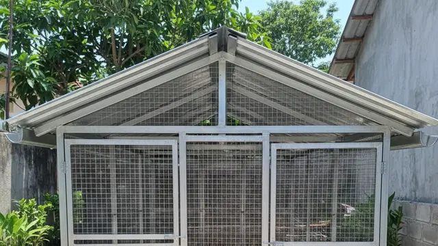 Desain Kandang Ayam Baja Ringan. AI
