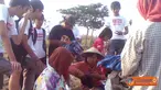 Citizen6, Blora: Gerakan Merah Putih melakukan berbagai aksi sosial diataranya membegikan pakaian dan sarung kepada masyarakat. (Pengirim: Agus Ariyanto)