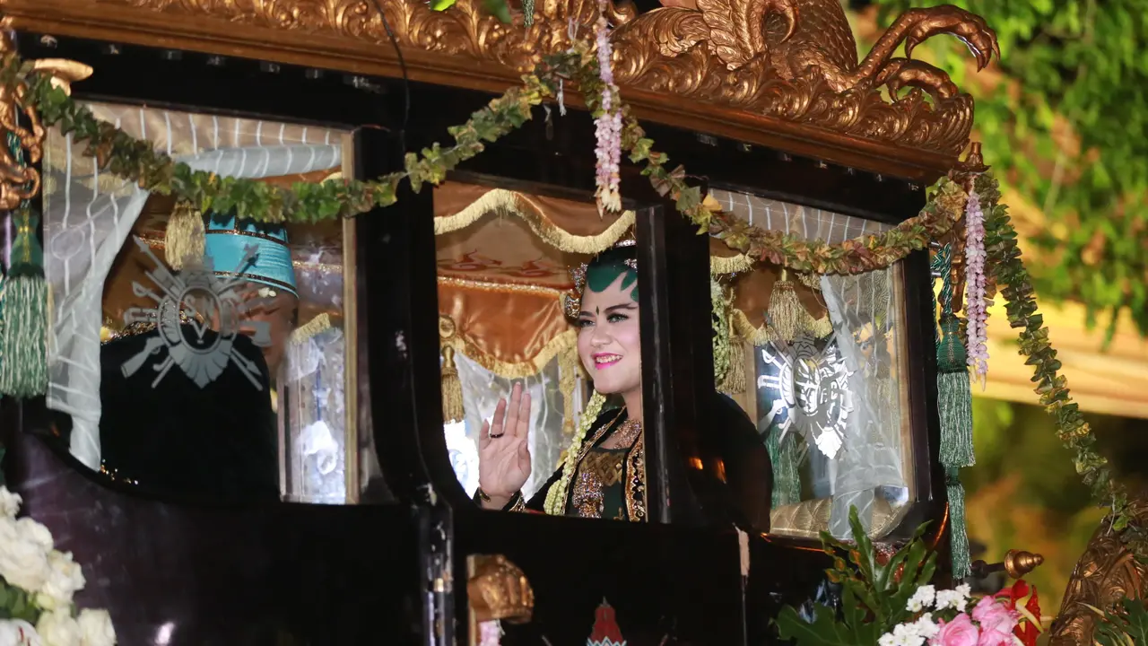 [Bintang] Kahiyang Ayu Kereta Kencana