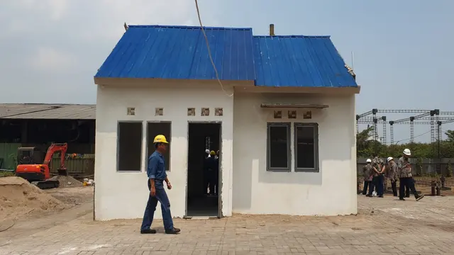 Direktur Jenderal Perumahan Kementerian PUPR, Iwan Suprijanto, melakukan kunjungan kerja ke PT. Krakatau Steel di Kota Cilegon, Banten, Rabu (13/9/2023). (Dok PUPR)
