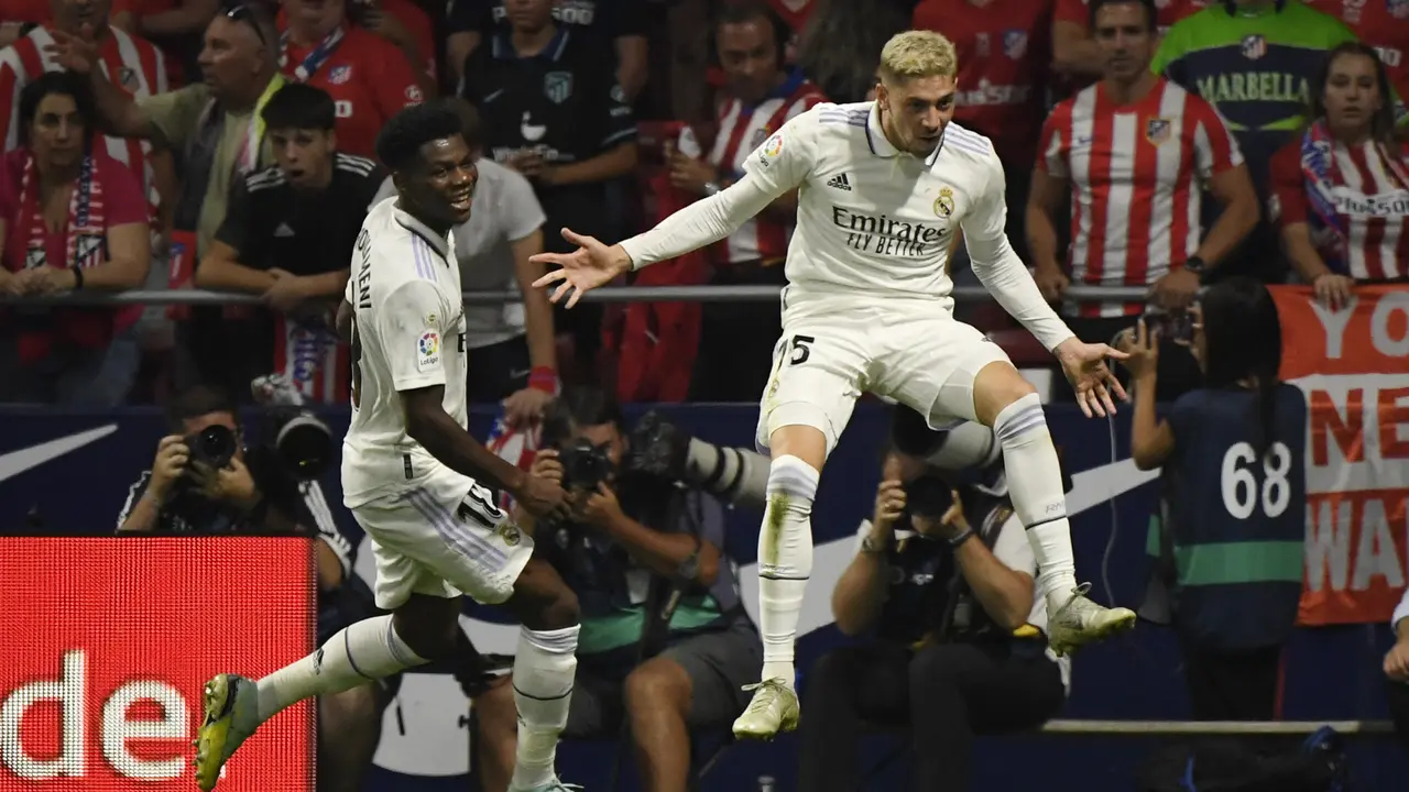 Selebrasi pemain Real Madrid Federico Valverde usai menjebol gawang Atletico