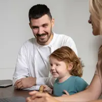 Di era digital, anak-anak memiliki akses tanpa batas ke internet dan berbagai perangkat teknologi. Foto: Freepik