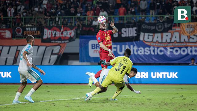 Foto: Momen Pelatih Baru Timnas Indonesia Patrick Kluivert dan Sejumlah Asistennya Menyaksikan BRI Liga 1 2024/2025