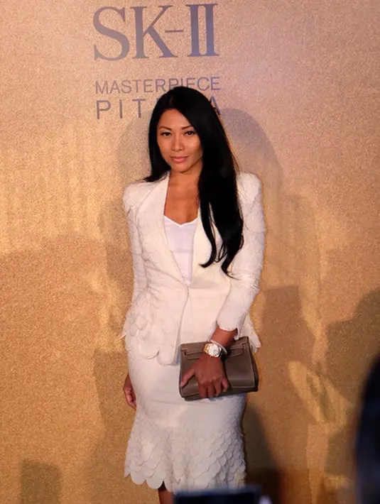 Banyak komentar yang tidak sependapat dengan cara penyanyi yang kini berkewarganegaraan Perancis itu. Tapi, tidak sedikit juga yang setuju dengan pendapatnya. (Instagram/anggun_cipta)