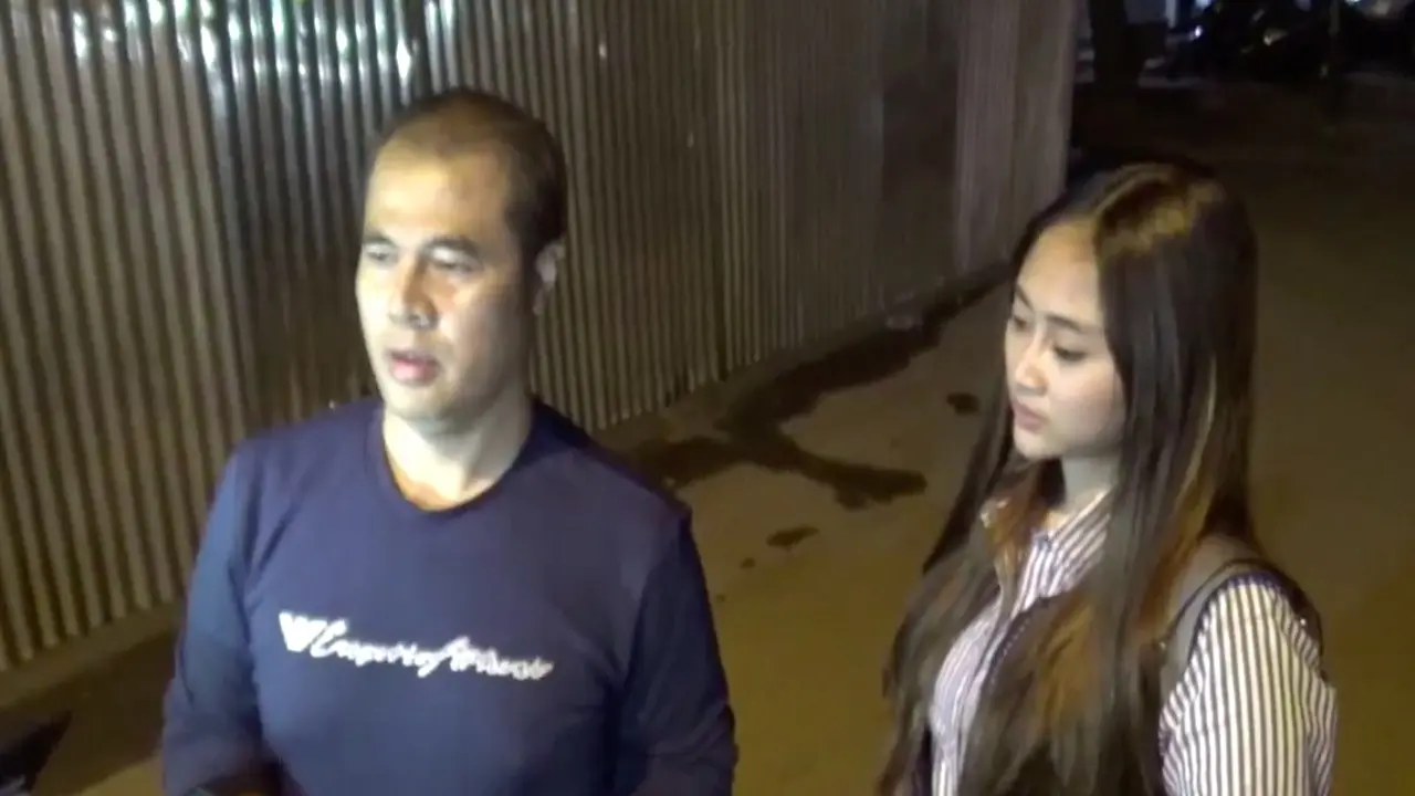 Mantan Bupati Garut Aceng Fikri bersama istrinya terjaring razia Satpol PP di sebuah hotel di kawasang Lengkong, Bandung, Jabar. (Istimewa)