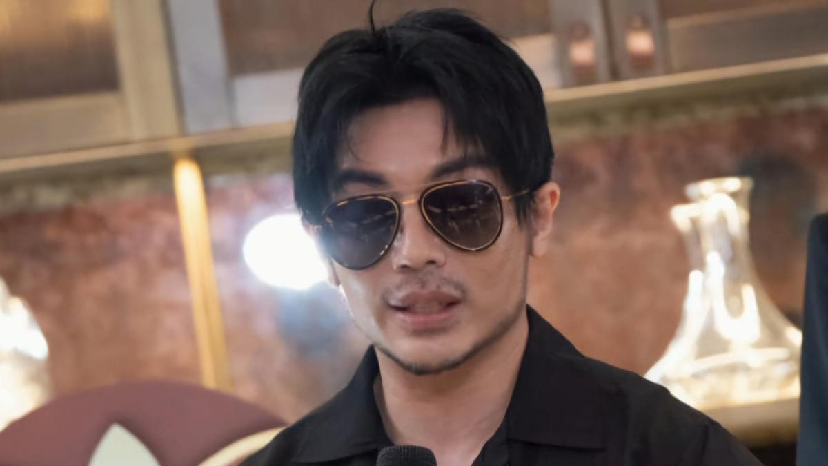 Desainer Tex Saverio Sorot Fenomena Pria Pakai Perhiasan Bros Hingga Anting, Kini Cowok Lebih Terbuka