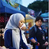 Netter kaget melihat Jenita Janet tampil berhijab, sebut sang penyanyi makin cantik. (Instagram @jenitajanet)