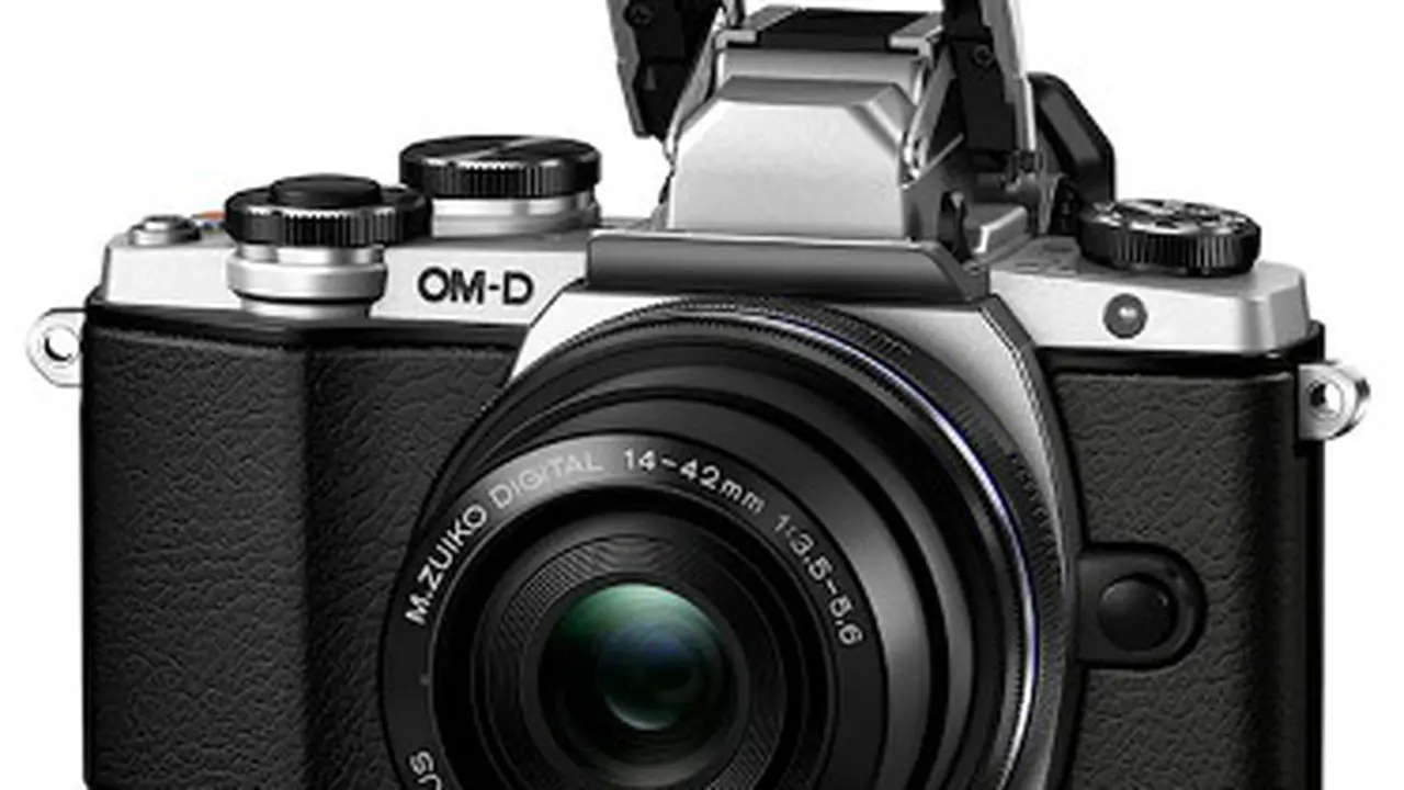 Ini Dua Pesaing Berat Olympus OM-D E-M10