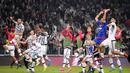 Para Pemain Juventus merayakan kemenangan atas Torino dalam lanjutan Liga Italy  Serie A di Stadion Juventus,Turin, Sabtu (31/10/2015). (REUTERS/Giorgio Perottino)