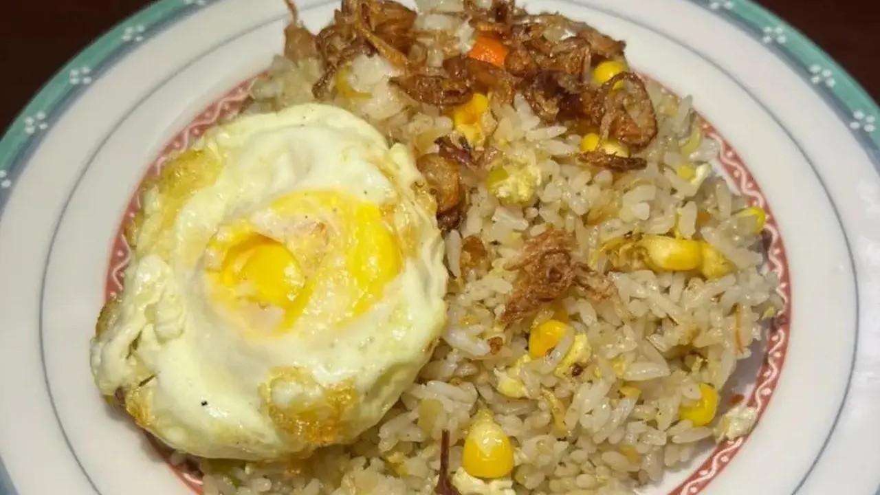 Resep Nasi Goreng Hong Kong Telur. (dok. Cookpad @elviarosita2908)