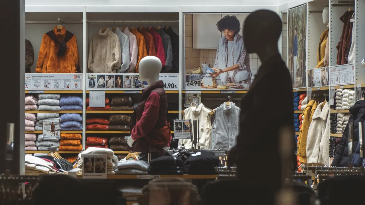 Nama Uniqlo sendiri merupakan singkatan dari "Unique Clothing."
