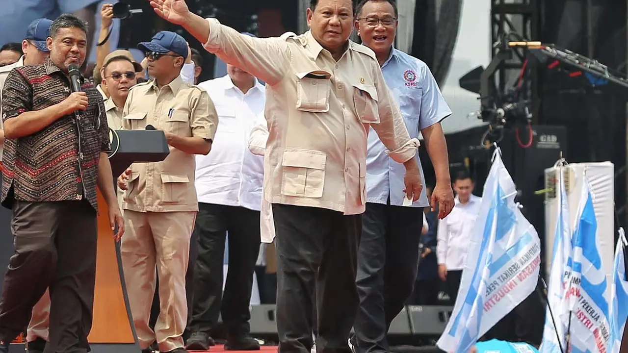 Momen Presiden Prabowo Hadiri Perayaan Hari Buruh Internasional di Monas