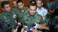 Kapuspen TNI Mayjen Tatang Sulaiman menegaskan, tak perlu membuka kasus TNI terkena HIV/AIDS karena berpengaruh pada tugas militer.
