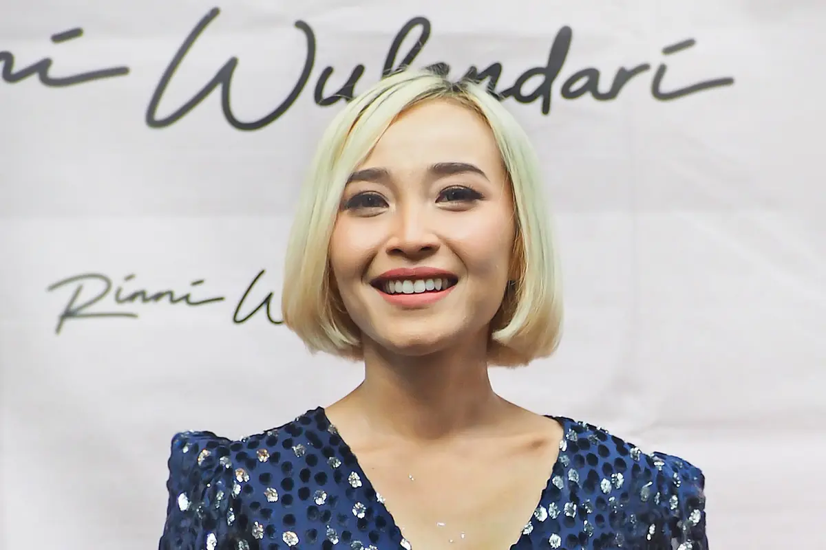 Rinni Wulandari konsumsi Kurma saat buka puasa