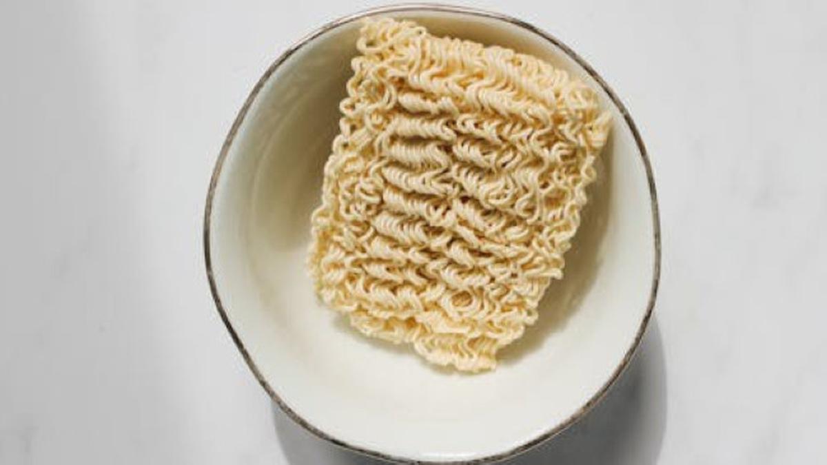 15 Ide Jualan Makanan dari Mi Instan Modal Kecil yang Viral dan Menguntungkan