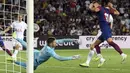 Barcelona berhasil menyamakan kedudukan 2-2 dengan Tottenham Hotspur pada menit ke-81 melalui sepakan Ferran Torres di dalam kotak penalti. Selanjutnya Ansu Fat membawa Barcelona unggul 3-2 pada menit ke-90 dan dilanjutkan Abde Ezzalzouli pada menit ke-90+3. (Pau BARRENA/AFP)