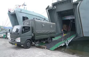 Kapal Rumah Sakit TNI AD Berlayar ke NTT, Bawa Bantuan untuk Korban Gempa
