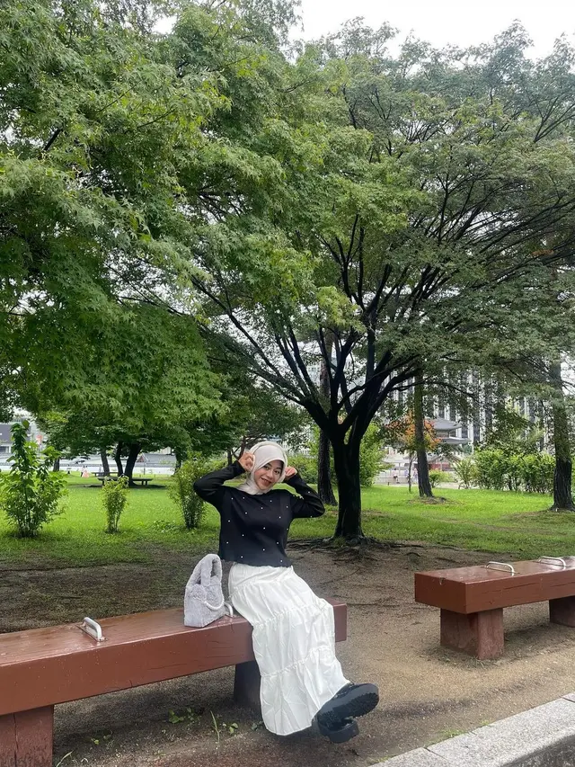 6 Potret Cimoy Montok Liburan di Korea Selatan, OOTD-nya Banjir Pujian
