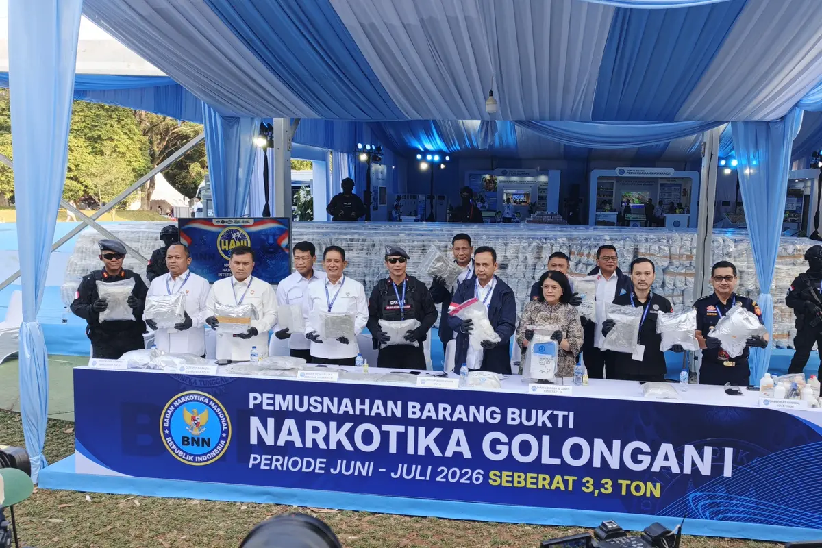 BBN memusnahkan barang bukti narkotika golongan I.