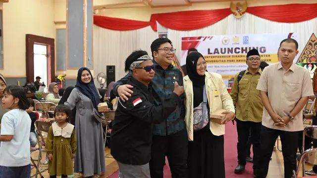 Anggota Komisi VI DPR Kawendra Lukistian merealisasikan Pusat Kewirausahaan untuk Disabilitas.