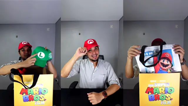 Mario Irwinsyah tunjukkan hadiah dari The Mario Bros. Movie