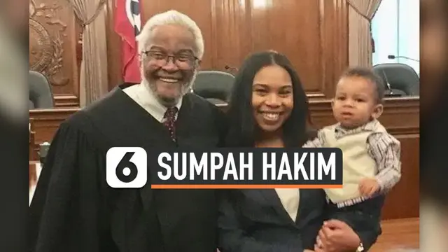 Viral di media sosial, seorang Hakim menggendong bayi saat pimpin sumpah jabatan pengacara ibunya. Hakim ingin bayi tersebut ada di momen sang Ibu diangkat sumpahnya.