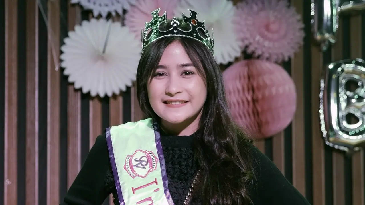 [Bintang] Prilly Latuconsina Ultah