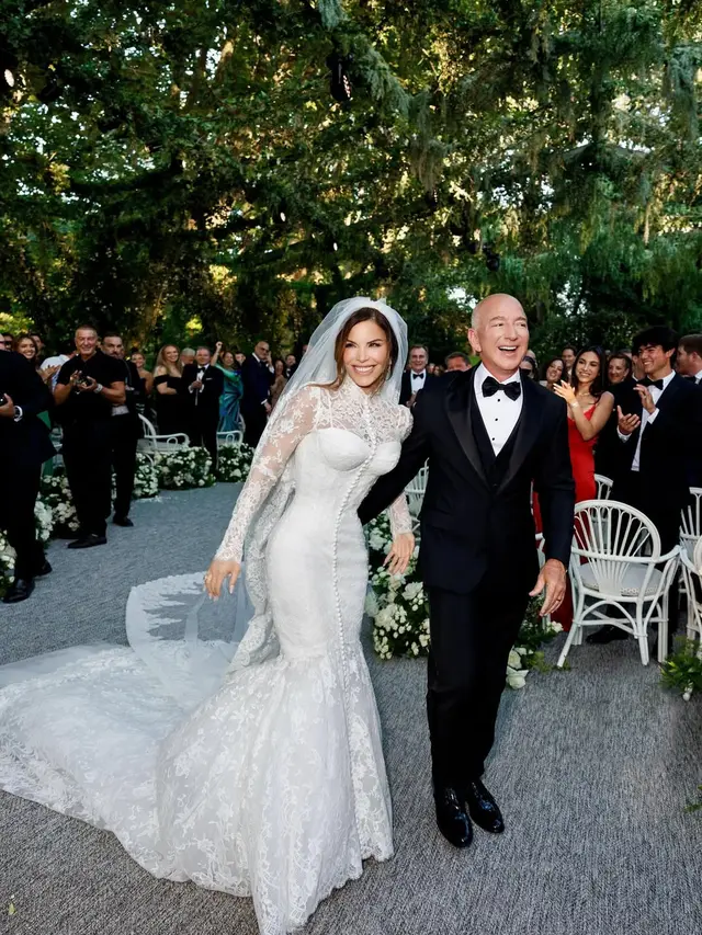 Detail Gaun Brokat Lauren Sanchez (Foto: Instagram @laurensanchezbezos)