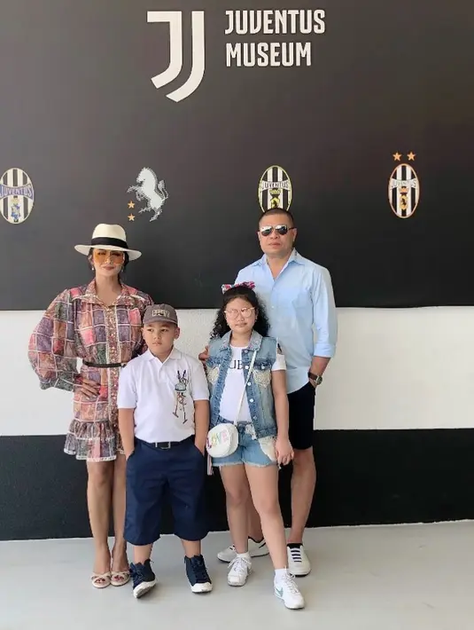 Krisdayanti dan Raul Lemos