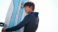 Lee Min Ho merasakan sebuah De Javu saat mencoba berselancar di pantai di Los Angeles, Amerika Serikat.