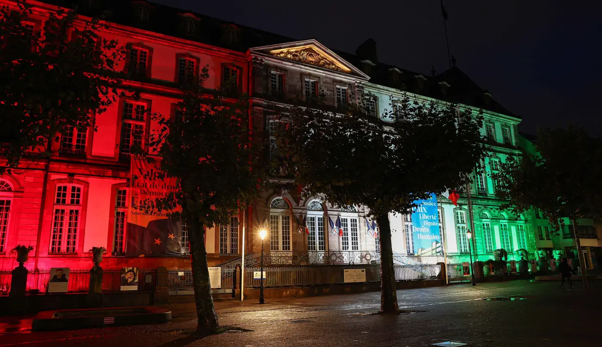 Presiden Emmanuel Macron mengumumkan secara resmi Prancis mengakui negara Palestina dalam KTT tentang Palestina dan solusi dua negara dalam forum Perserikatan Bangsa-Bangsa (PBB) di markas Perserikatan Bangsa Bangsa (PBB), New York, Amerika Serikat (AS), Senin (22/9) waktu setempat atau Selasa (23/9/2025) dini hari WIB. (FREDERICK FLORIN/AFP)