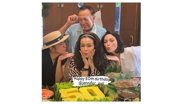 7 Potret Pesta Kejutan Ulang Tahun Jennifer Ipel Istri Ajun Perwira ke-50, Meriah