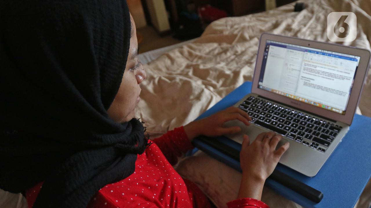 Dengan pendekatan yang tepat, WFH dapat meningkatkan produktivitas dan menciptakan lingkungan kerja yang lebih sehat. (Foto: Herman Zakharia/Liputan6.com)