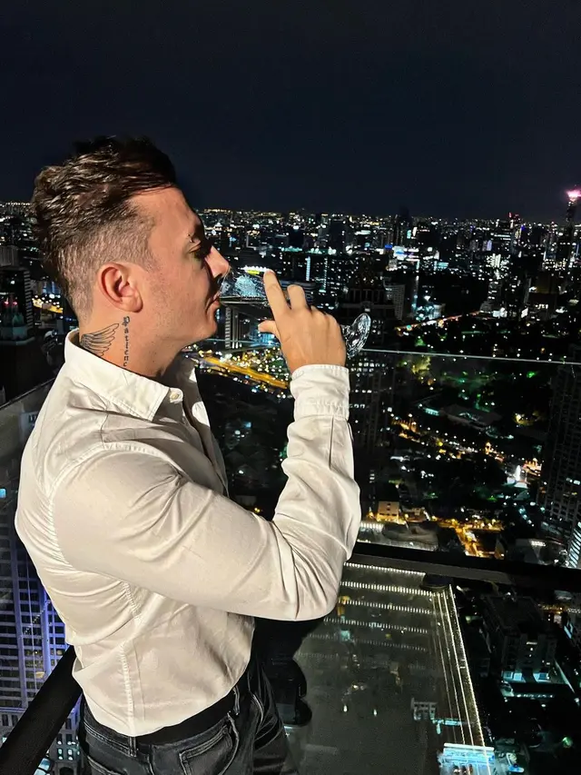7 Potret Terbaru Idriz Bozkurt, Mantan Pacar Lucinta Luna yang Dikenal 'Papa Ur Son'