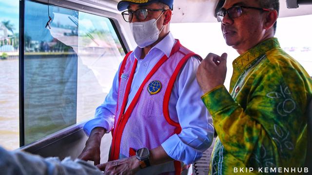 Menteri Perhubungan (Menhub) Budi Karya Sumadi melakukan pertemuan dengan para pemilik Terminal Khusus di Banjarmasin, Sabtu (19/8/2023). (Dok Kemenhub)