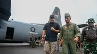 Masih Terisolir, Bobby Nasution Naik Hercules Bawa Logistik hingga Obat-obatan ke Tapteng dan Sibolga