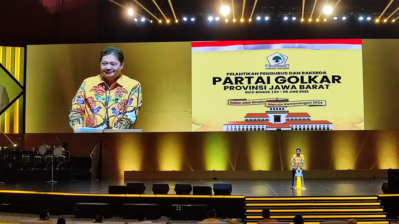 Ketua Umum Golkar, Airlangga Hartarto, dalam Rapat Kerja Daerah (Rakerda) di Sentul, Bogor, Jumat (3/6/2022) (Liputan6.com/Achmad Sudarno)