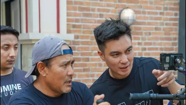 6 Potret Baim Wong saat Jadi Sutradara, Tak Pernah Dapat Komplain