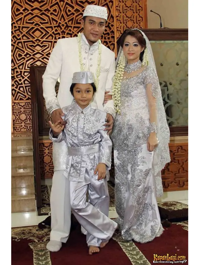 Suami 7 Tahun Lebih Muda, Ini 6 Potret Lawas Okie Agustina dan Gunawan Dwi Cahyo