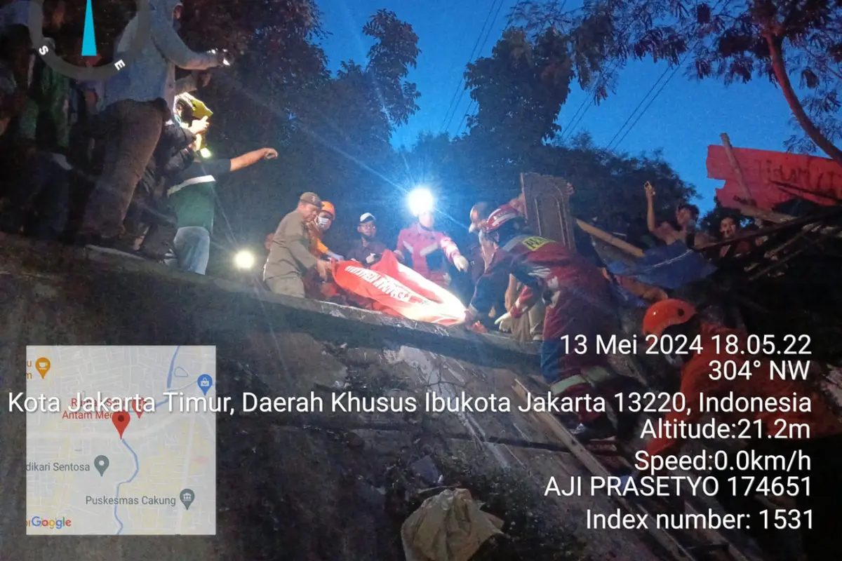 Jasad seorang pria ditemukan di Kali Sodong, Pulogadung, Jakarta Timur Senin, (14/5/2024). Lewat unggahan akun instagram @infopenggilingan, disebutkan korban adalah pria yang sempat menghilang.