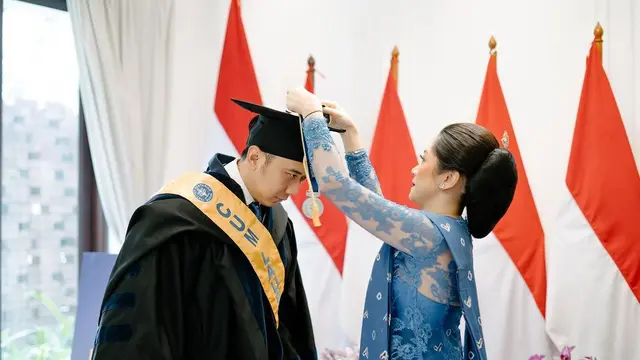 7 Potret Aliya Rajasa Dalam Wisuda Ibas Yudhoyono Ini Tampil Menawan