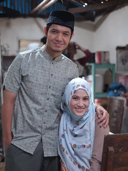 Tanggal dua dipilih oleh pasangan ini, bukan lantaran tanggal cantik, melainkan pas tanggal itu posisi jabang bayi dalam kondisi bagus. Sang anak lahir selamat dengan ukuran berat sekitar 3 kg dan panjang lebih dari 50 cm. (Instagram/ichasoebandono)