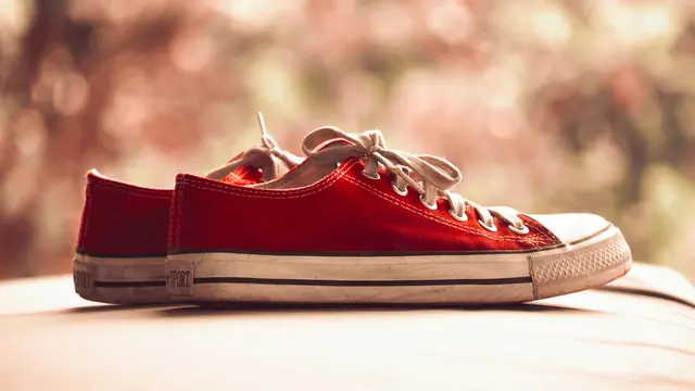 2. Cek Kualitas Bahan dan Jahitan