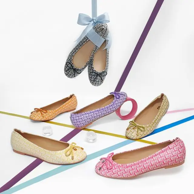 Bimu Monogram Buttonscarves