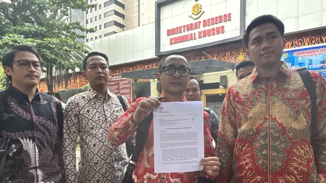 Ahli Waris Seniman Indonesia, Benyamin Sueb, menyambangi Polda Metro Jaya, Kamis (28/8/2025).