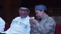 Ridwan Kamil dan Ustaz Rahmat Baequni Bahas Anggapan Simbol Illuminati di Masjid Al Safar