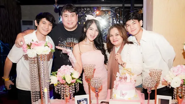 7 Momen Pesta Ulang Tahun Davina Karamoy yang ke-20, Tampil Curi Perhatian