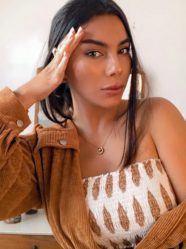 7 Potret Yulia Baltschun, Fitness Influencer yang Kritik Buku Diet Tya Ariestya
