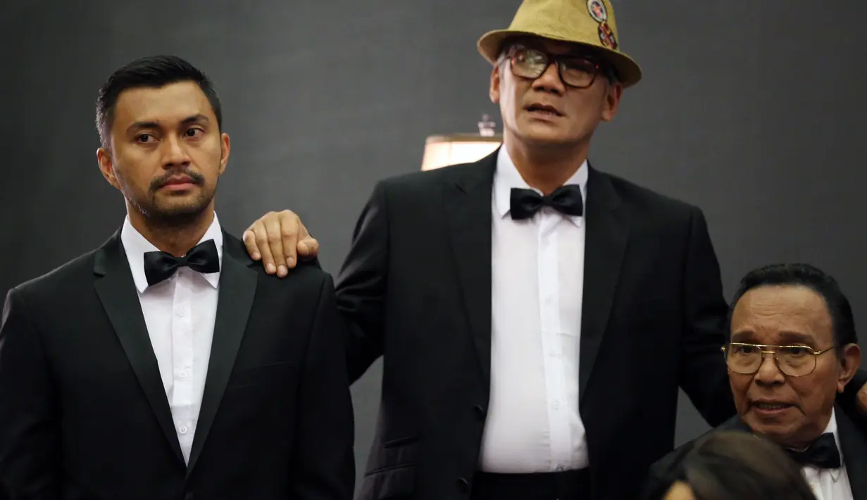 Artis senior Tio Pakusadewo, Anjasmara serta penyani Bob Tutupoli. (Galih W. Satria/Bintang.com)