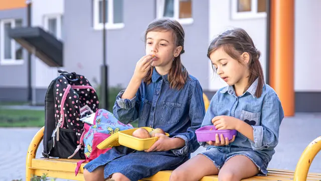 Kenali Cara Menghadapi Anak Picky Eater Saat Liburan di Luar Kota agar Tetap Tenang dan Menyenangkan